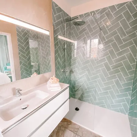 Aivy 科斯塔特吉塞